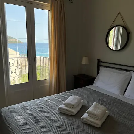 Atalanti * Kyparíssion