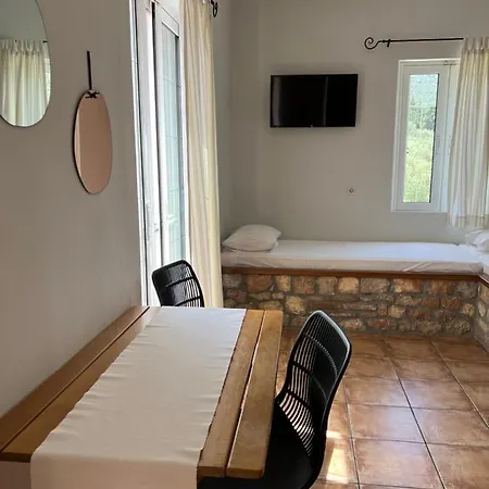 Atalanti Hotel Kyparission